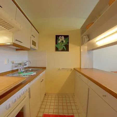Apartment 527